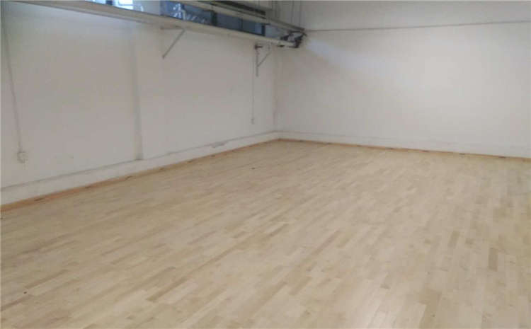 20厚舞臺(tái)木地板可以定制嗎