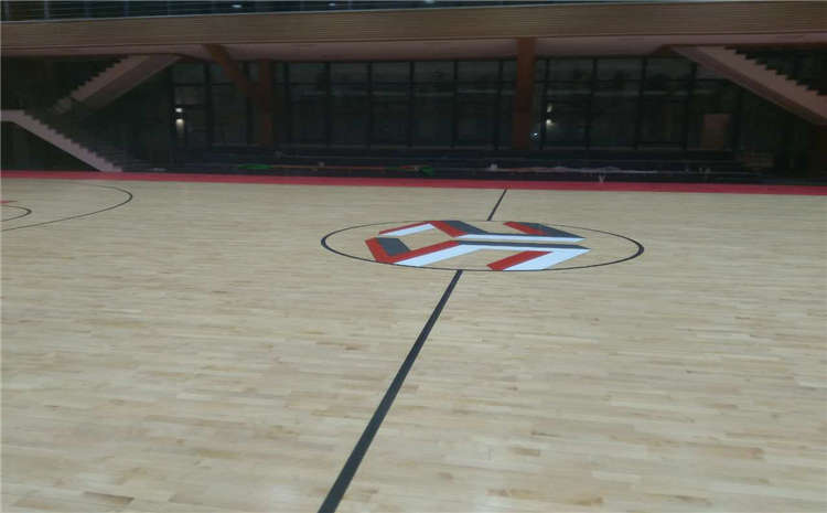 楓木實(shí)木運(yùn)動(dòng)地板可以翻新嗎