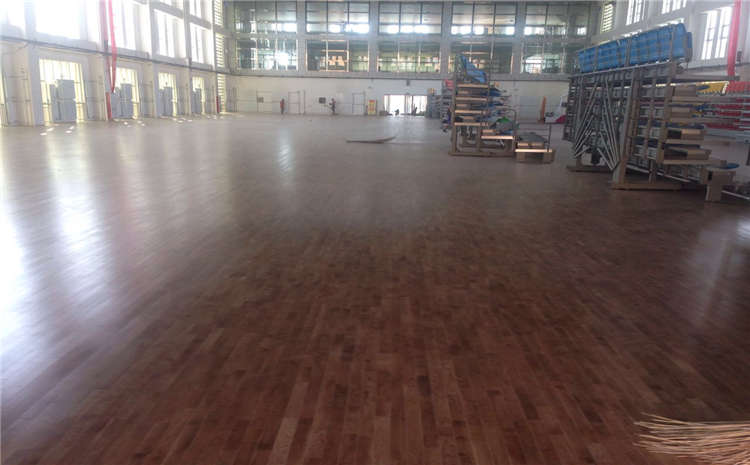 24厚木地板籃球館批發(fā)