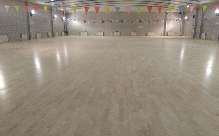 學校運動木地板翻新要點